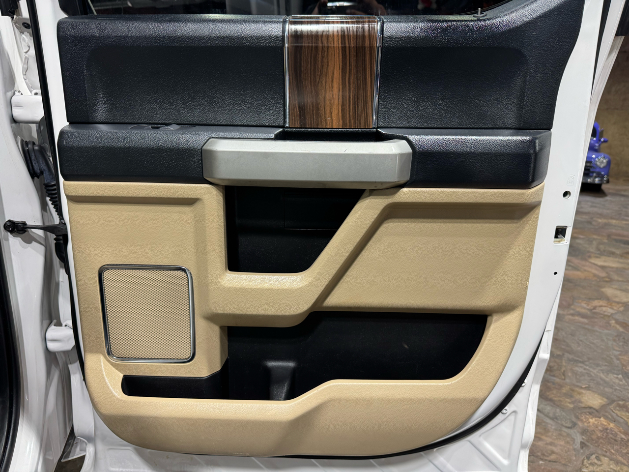 Ford F-150 4WD SuperCrew 145" Lariat 2016