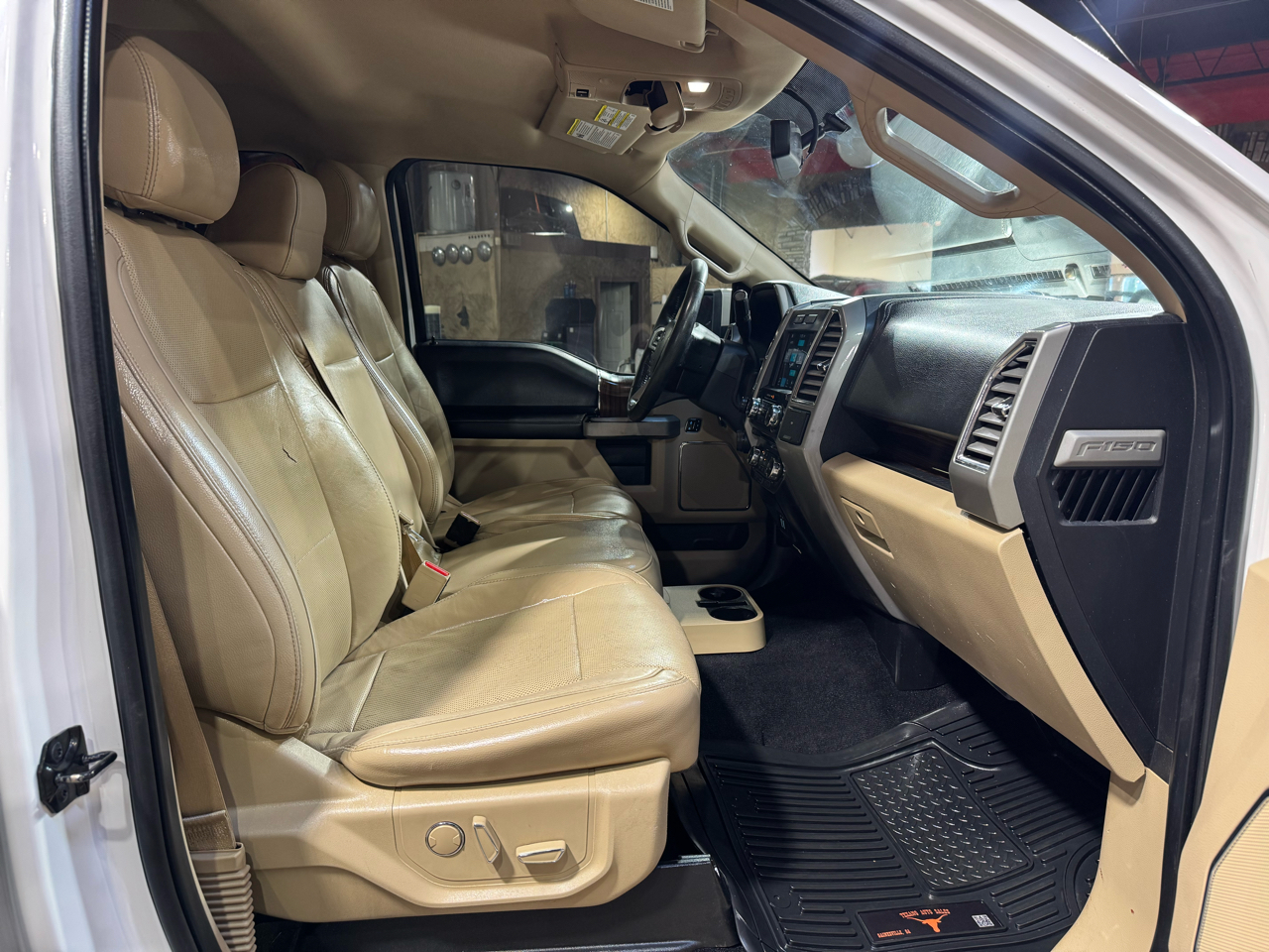 Ford F-150 4WD SuperCrew 145" Lariat 2016