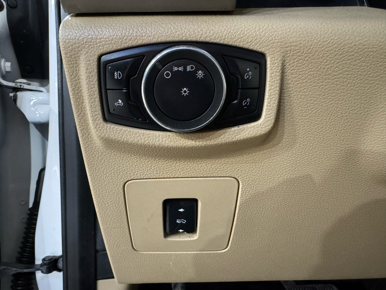 Ford F-150 4WD SuperCrew 145" Lariat 2016