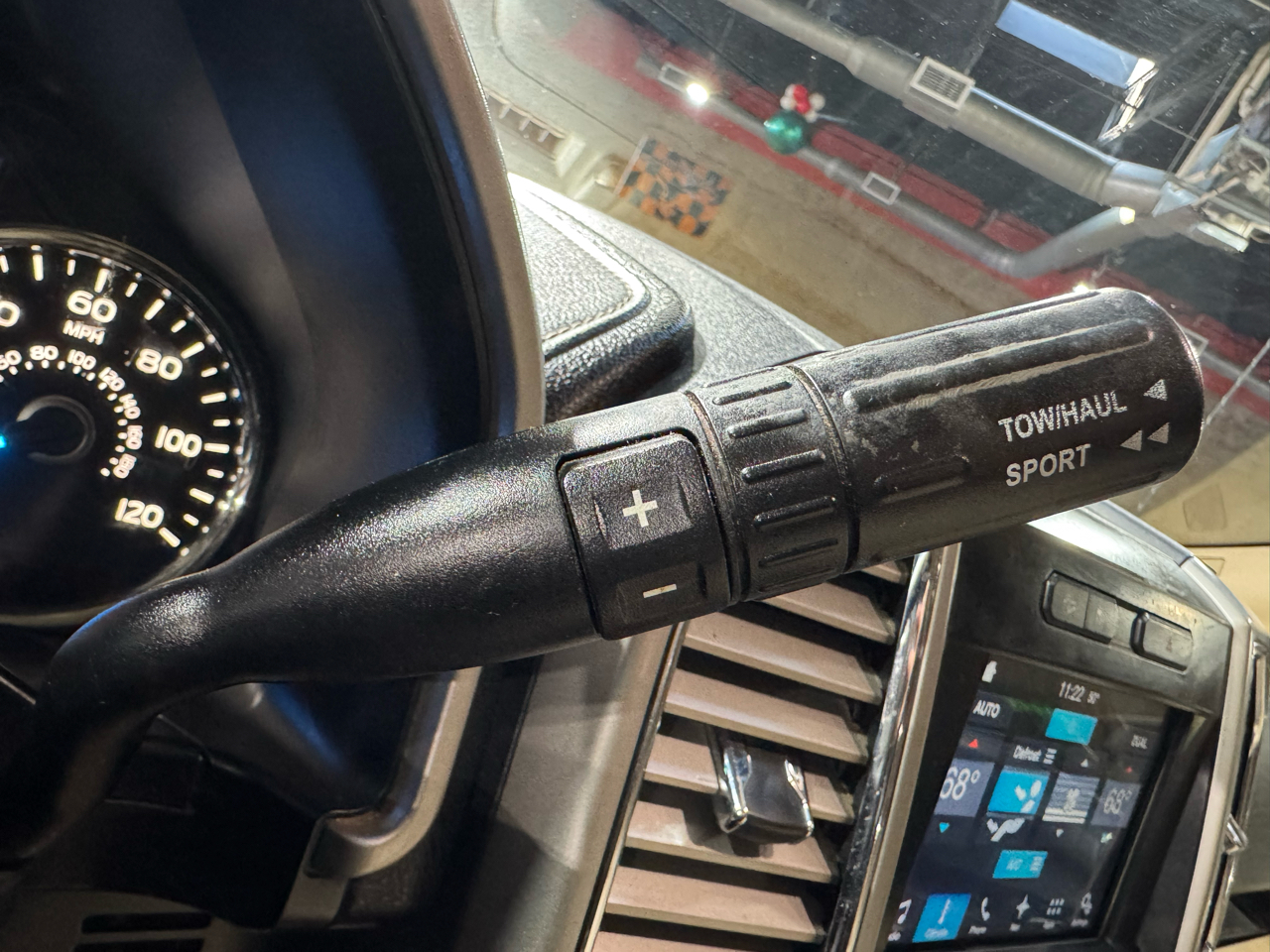 Ford F-150 4WD SuperCrew 145" Lariat 2016