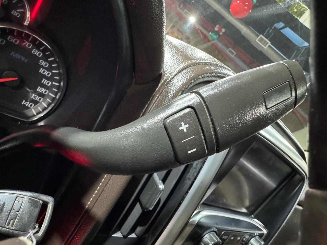 GMC Sierra 1500 4WD Crew Cab 153.0" SLT 2014