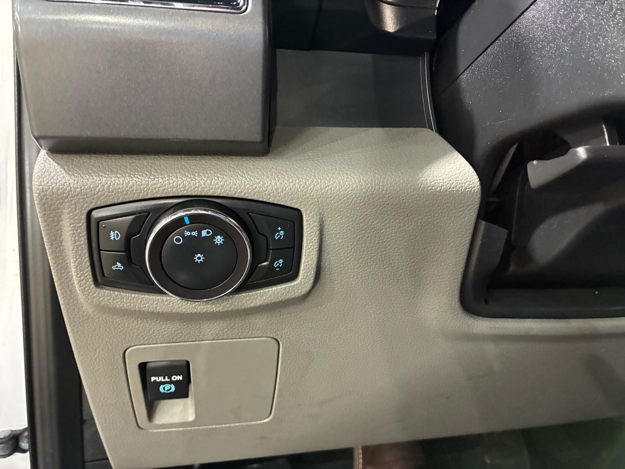 Ford F-150 2WD Supercab 133" XLT 2019