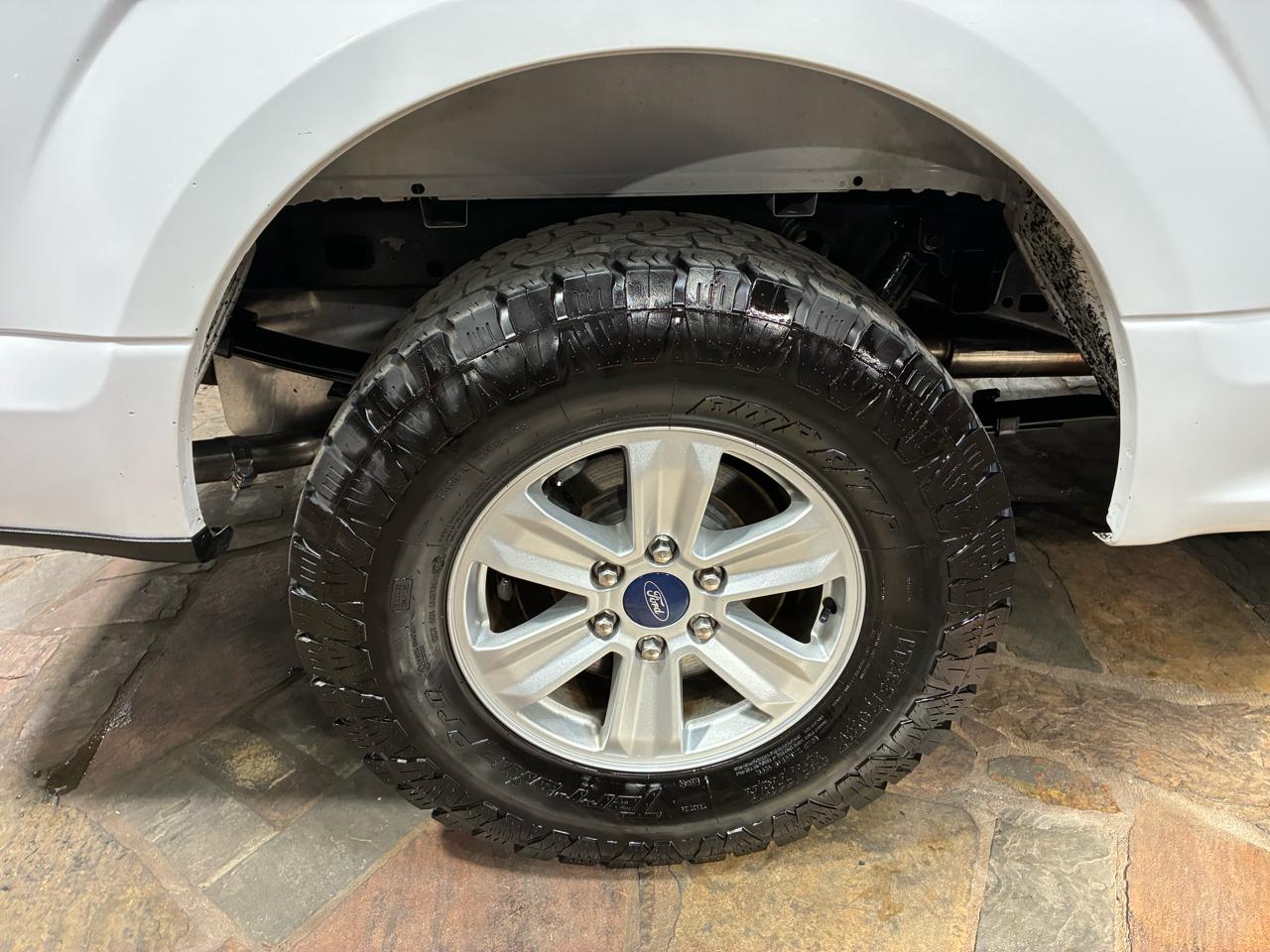 Ford F-150 2WD Supercab 133" XLT 2019