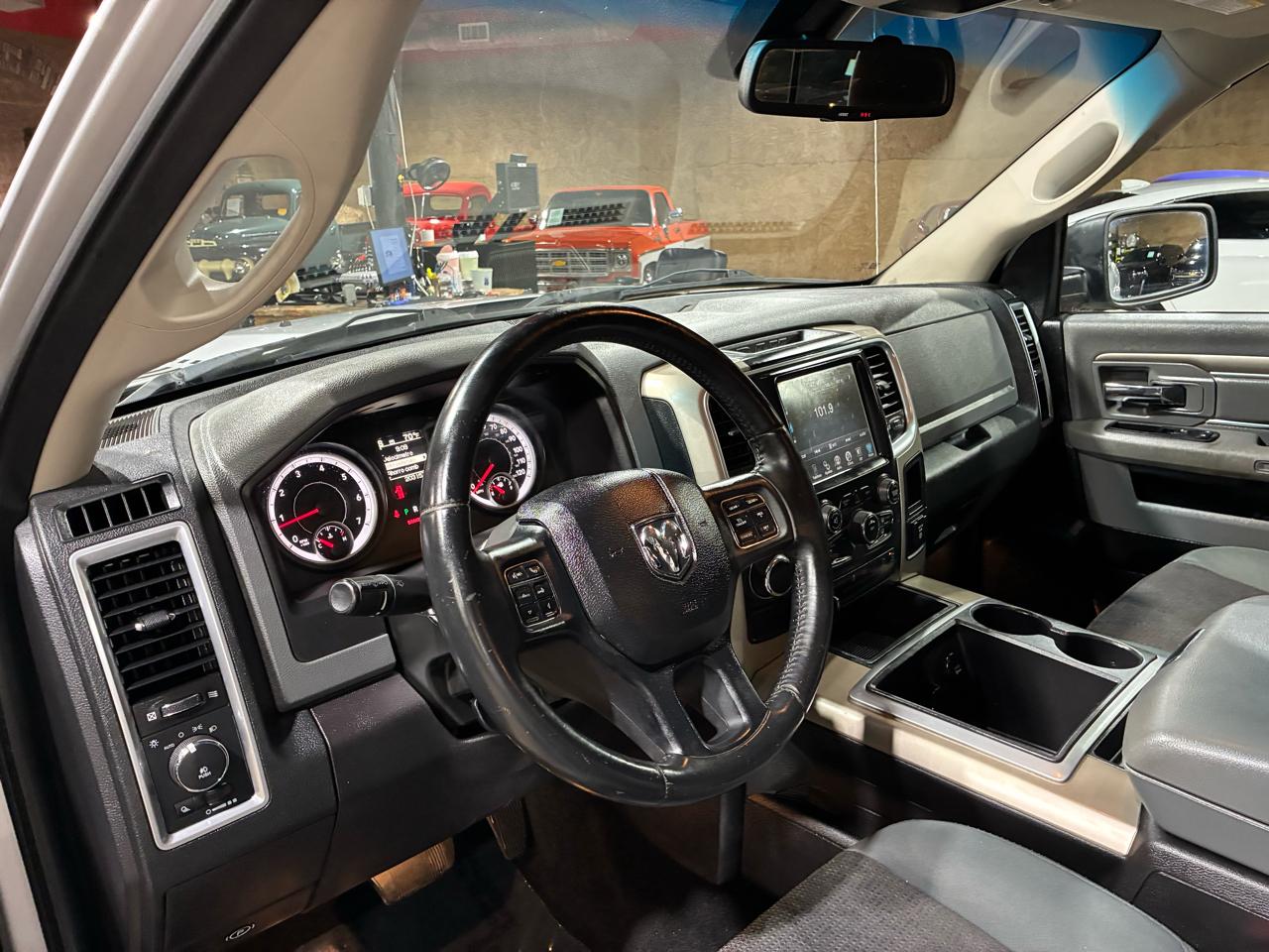 RAM 1500 2WD Crew Cab 140.5" Big Horn 2014