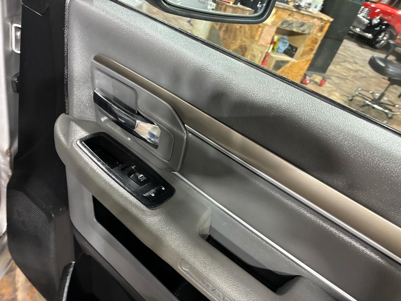 RAM 1500 2WD Crew Cab 140.5" Big Horn 2014