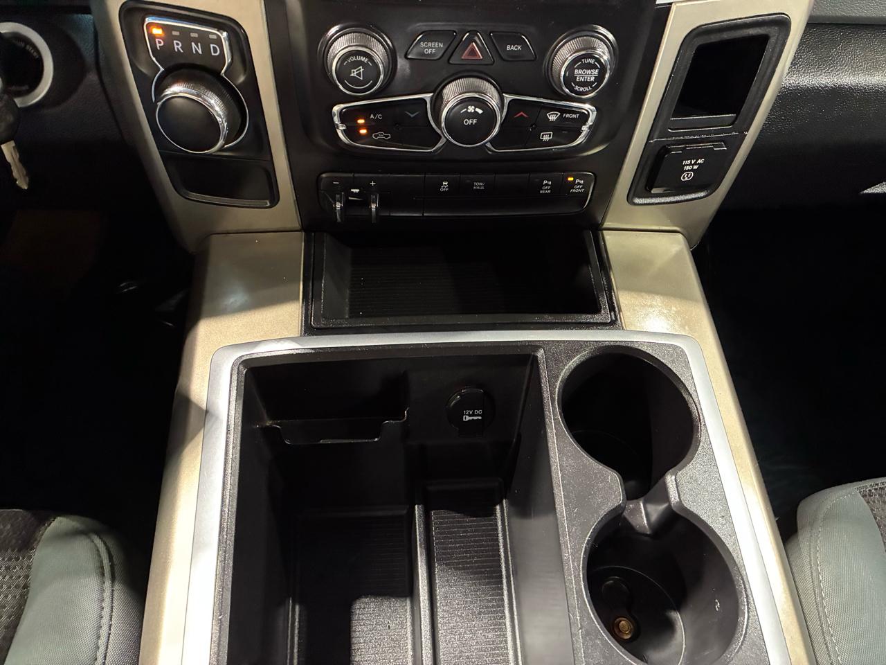 RAM 1500 2WD Crew Cab 140.5" Big Horn 2014