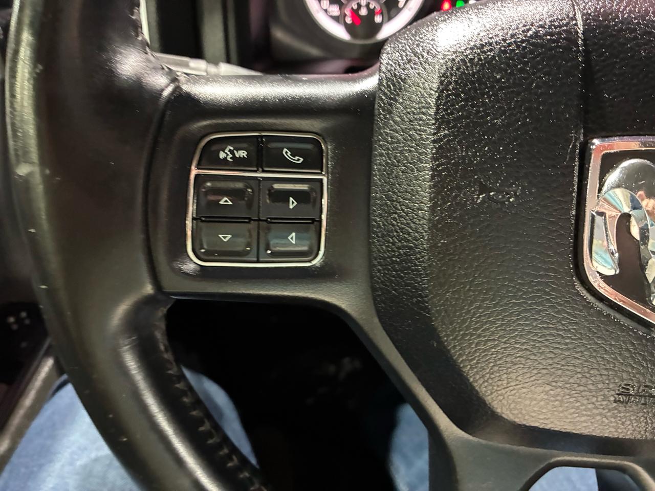 RAM 1500 2WD Crew Cab 140.5" Big Horn 2014