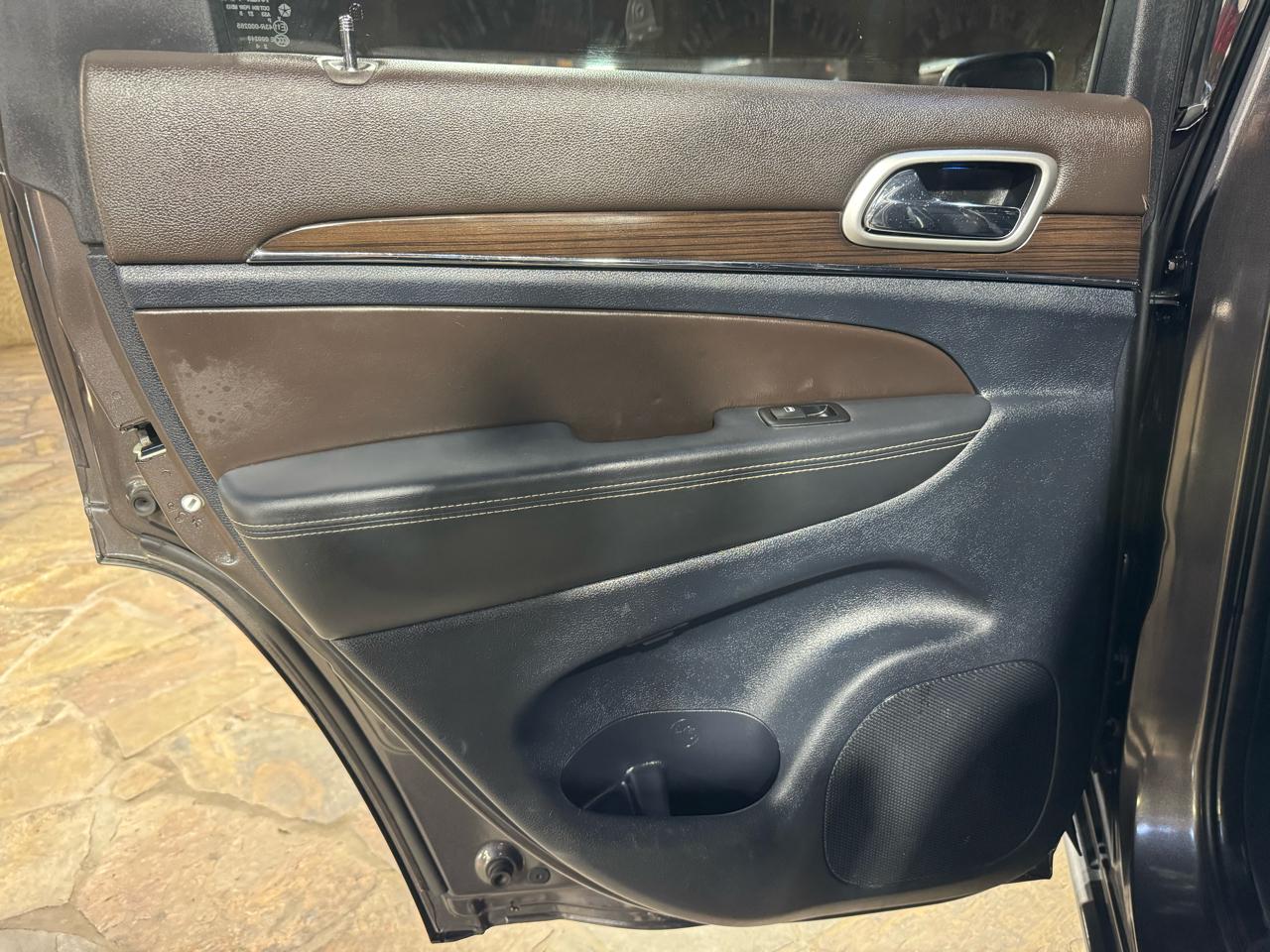 Jeep Grand Cherokee RWD 4dr Overland 2015