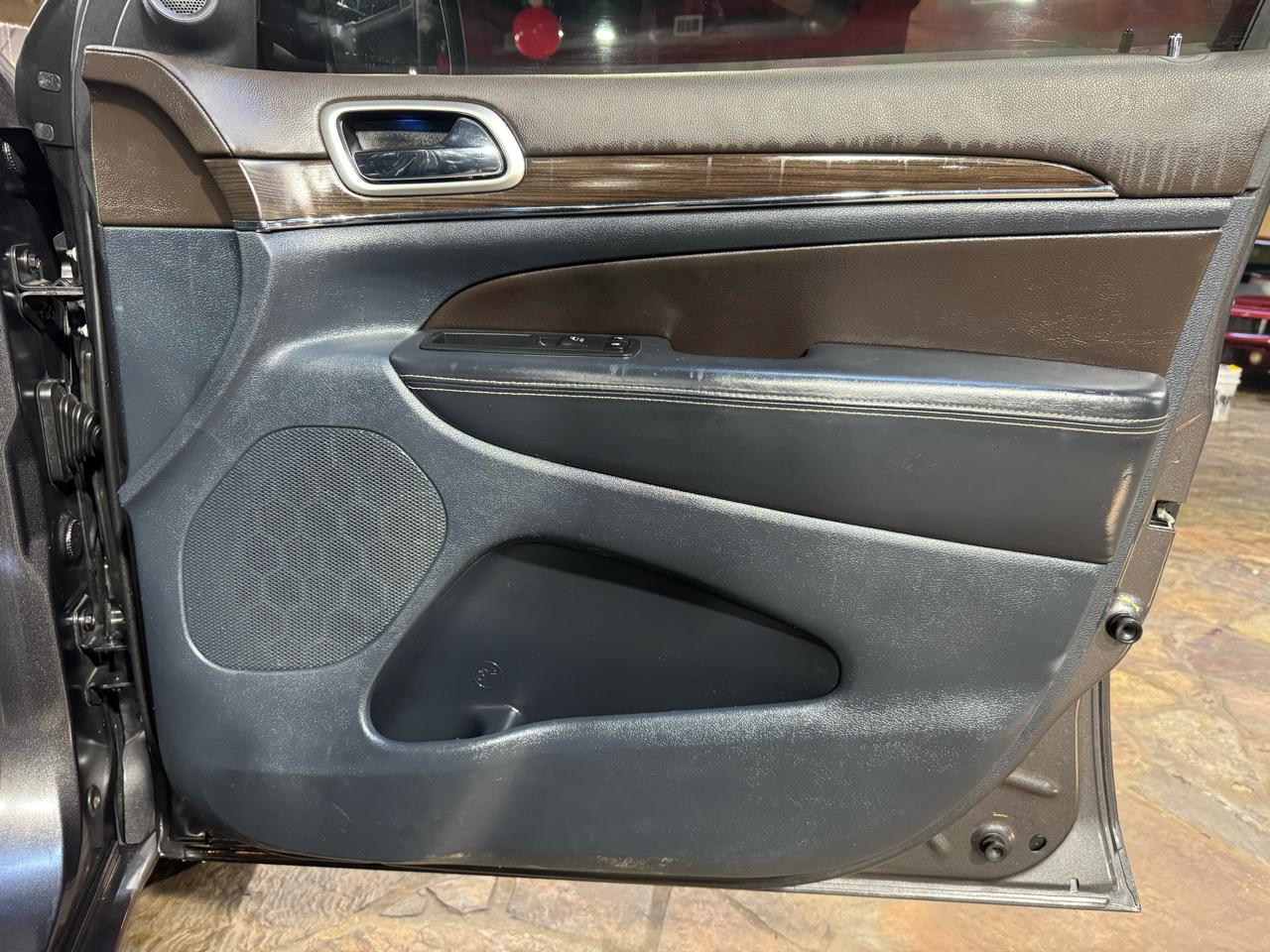 Jeep Grand Cherokee RWD 4dr Overland 2015