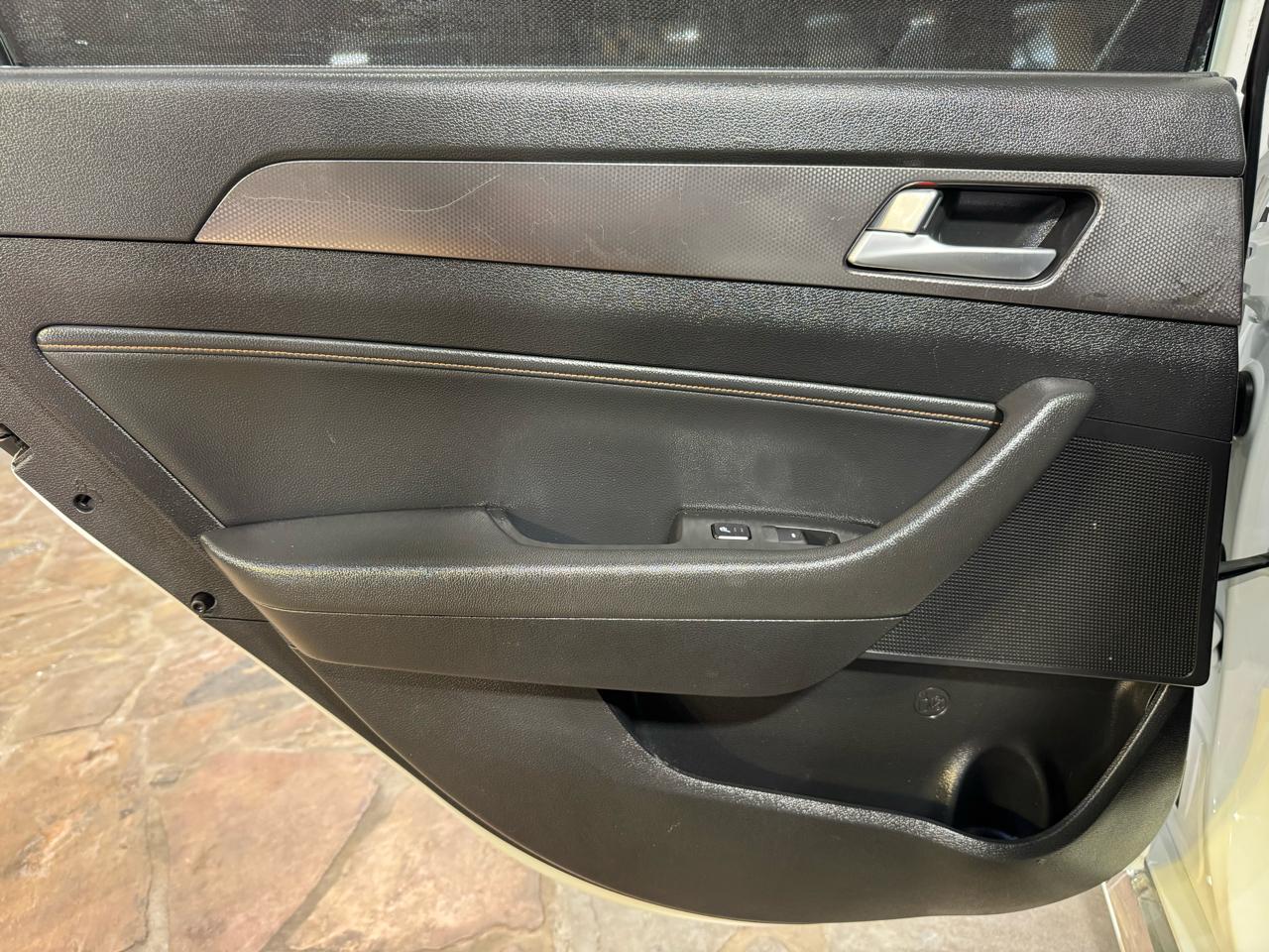 Hyundai Sonata 4dr Sdn 2.0T Limited 2015