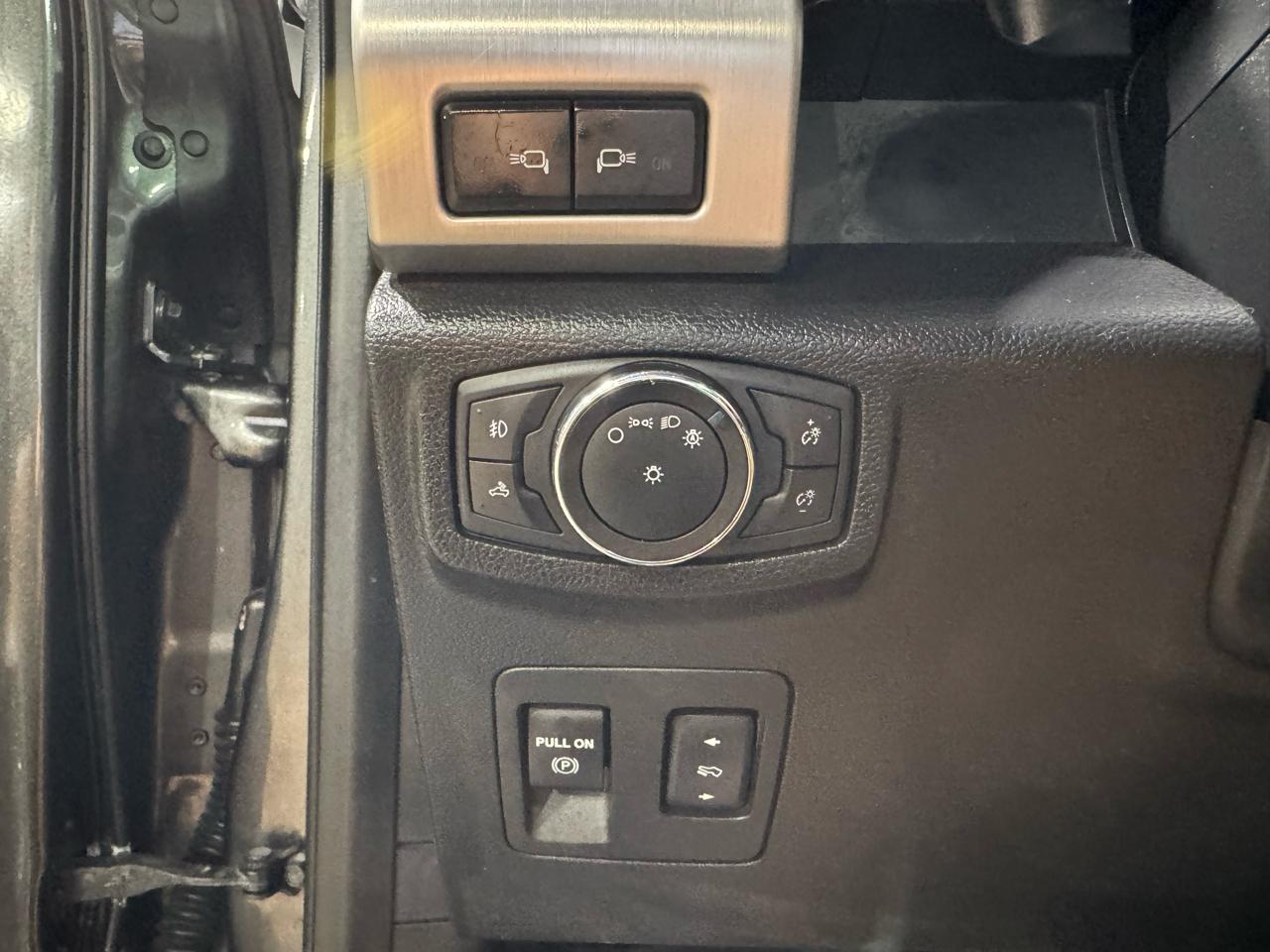 Ford F-150 Platinum 4WD SuperCrew 5.5' Box 2018