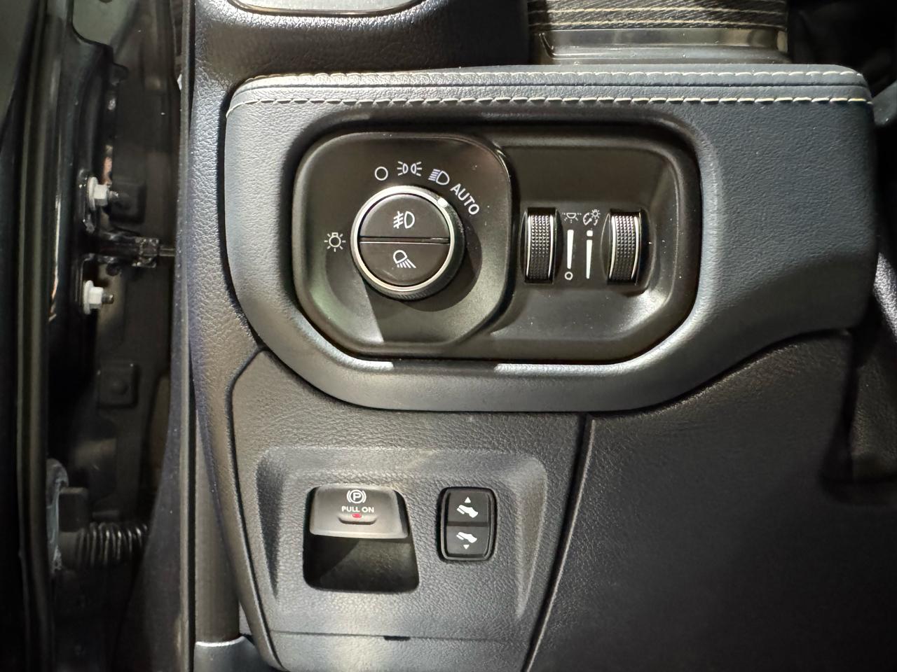 RAM 1500 Limited 4x2 Crew Cab 5'7" Box 2019