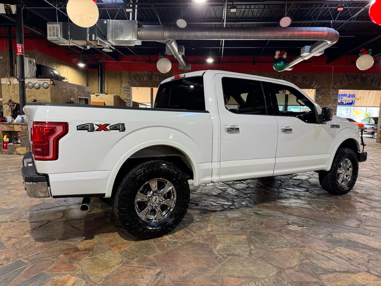 Ford F-150 4WD SuperCrew 145" Lariat 2016