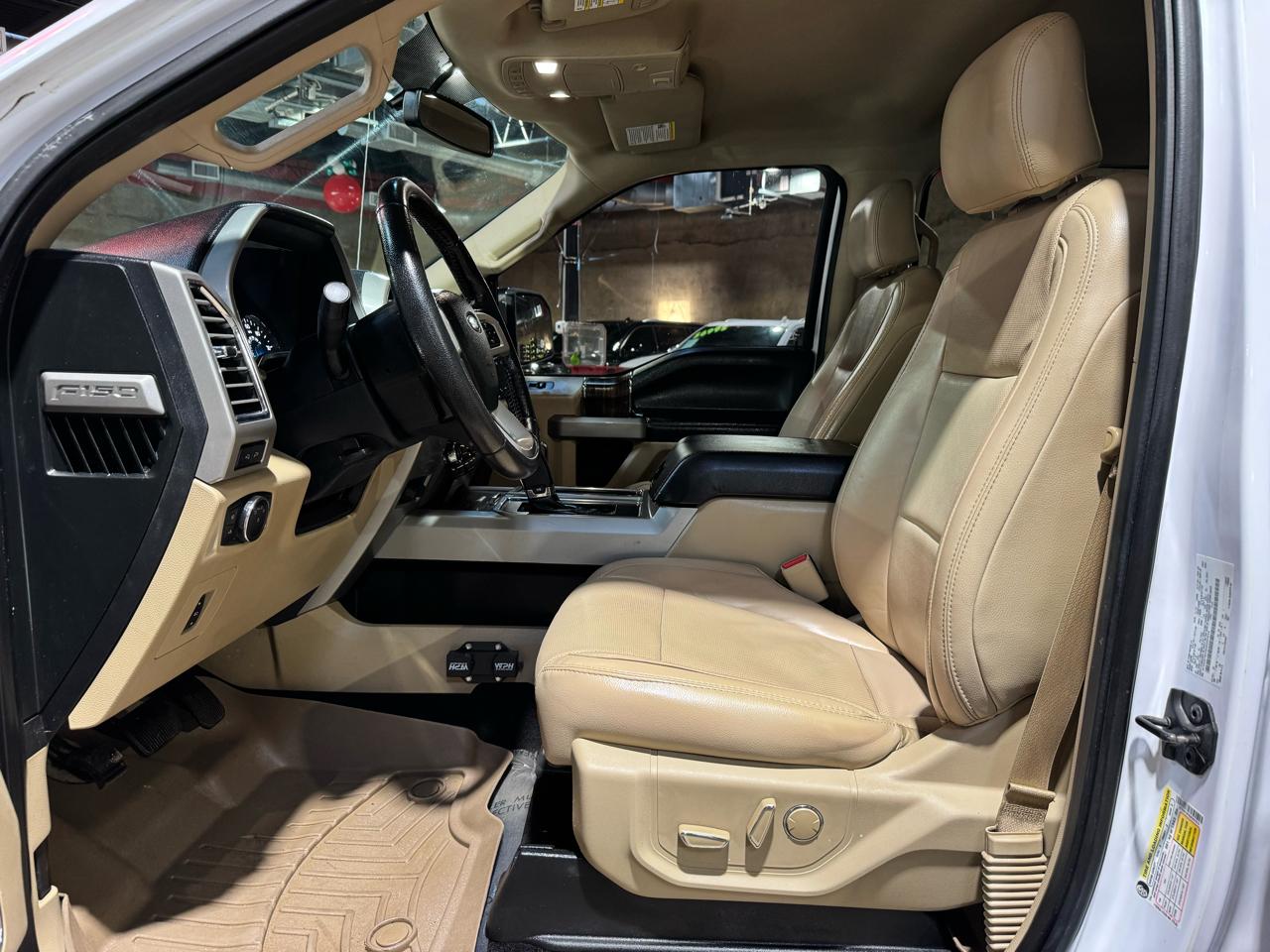 Ford F-150 4WD SuperCrew 145" Lariat 2016