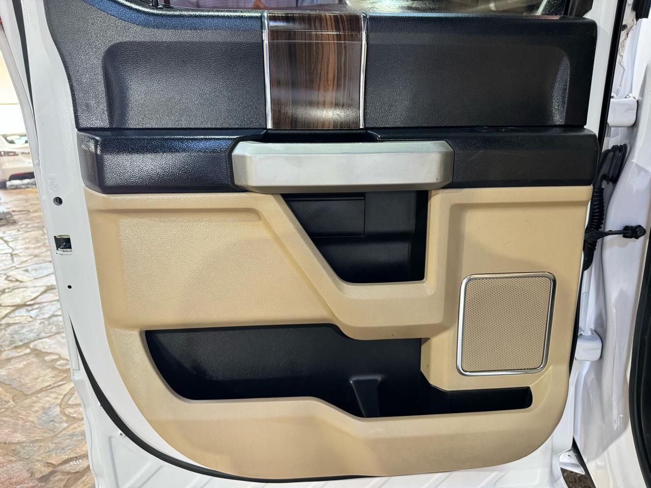 Ford F-150 4WD SuperCrew 145" Lariat 2016