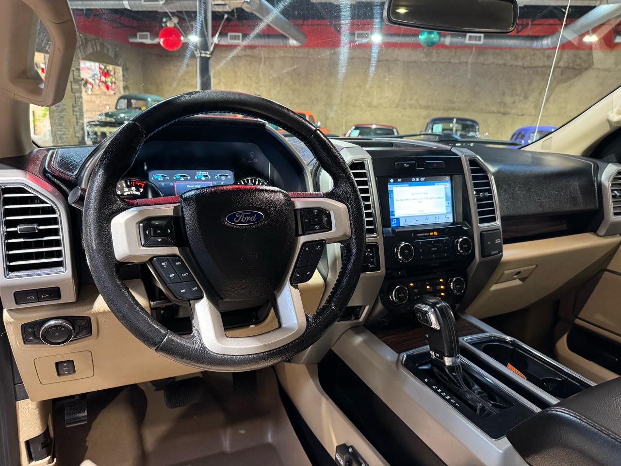 Ford F-150 4WD SuperCrew 145" Lariat 2016