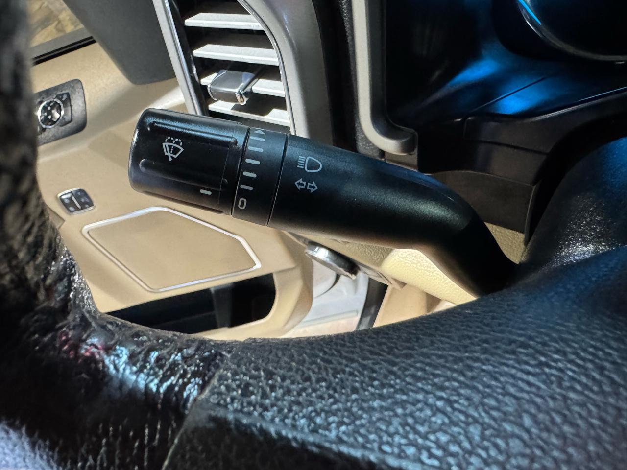 Ford F-150 4WD SuperCrew 145" Lariat 2016