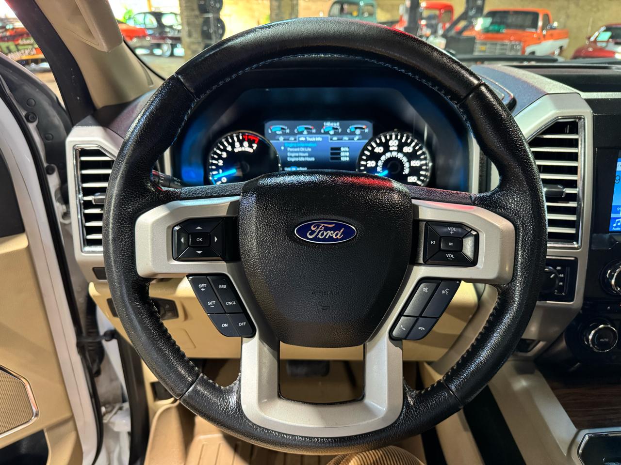 Ford F-150 4WD SuperCrew 145" Lariat 2016