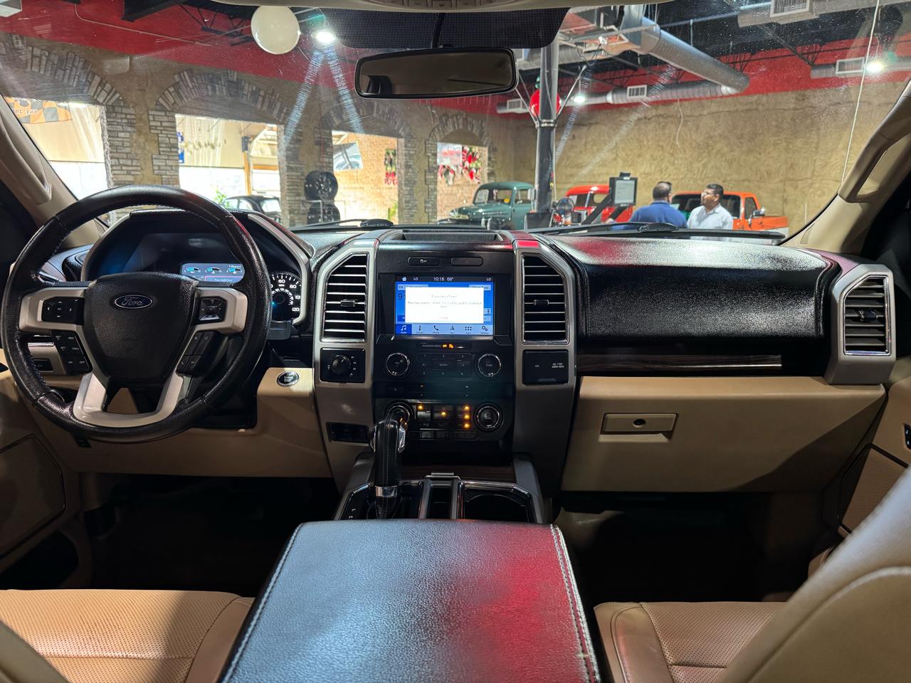 Ford F-150 4WD SuperCrew 145" Lariat 2016