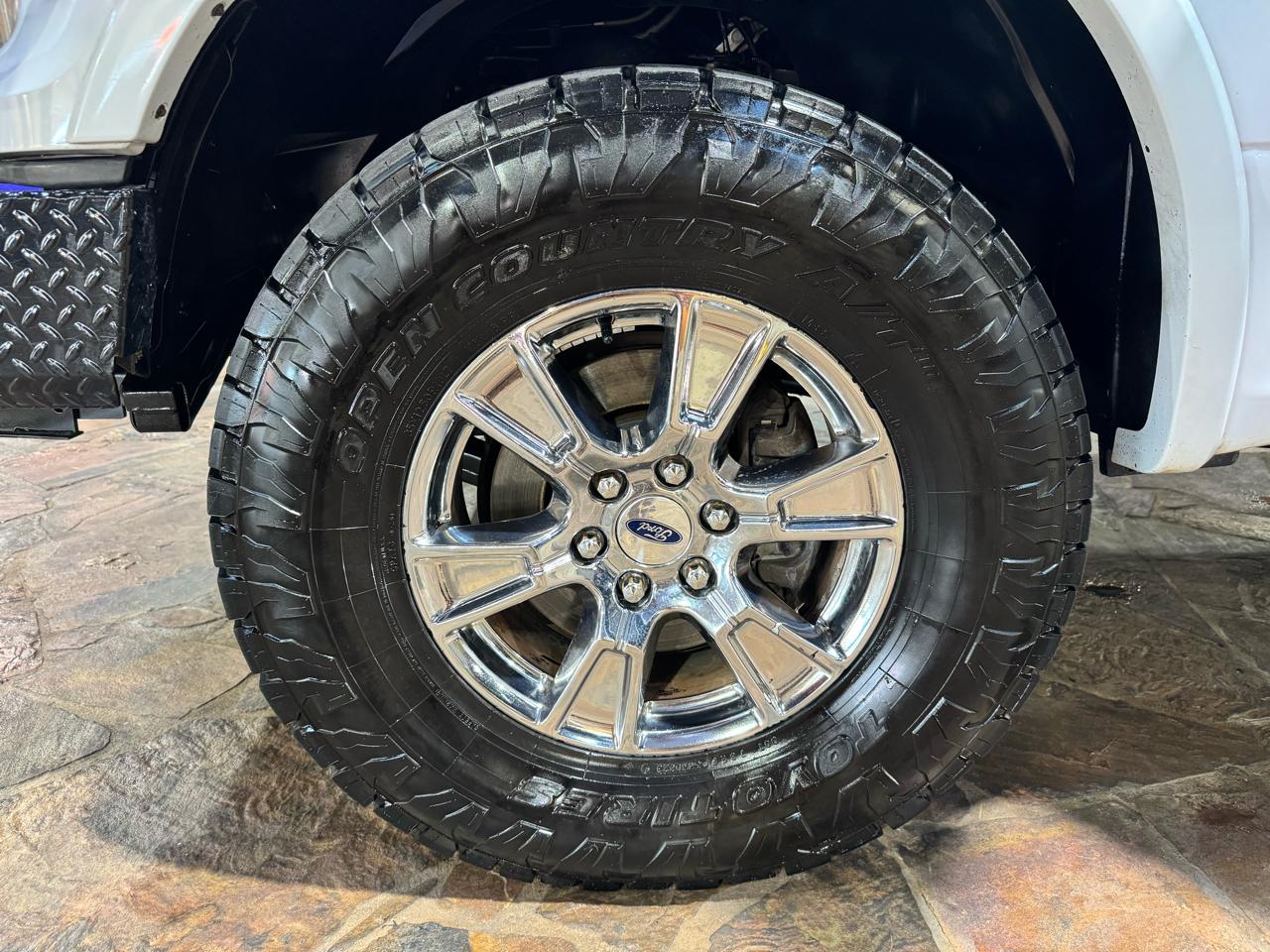 Ford F-150 4WD SuperCrew 145" Lariat 2016