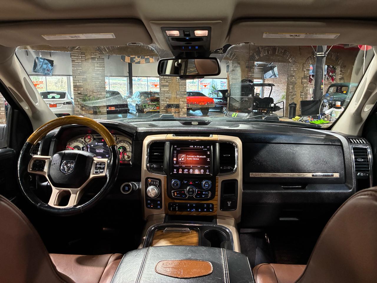 RAM 1500 4WD Crew Cab 140.5" Longhorn 2016