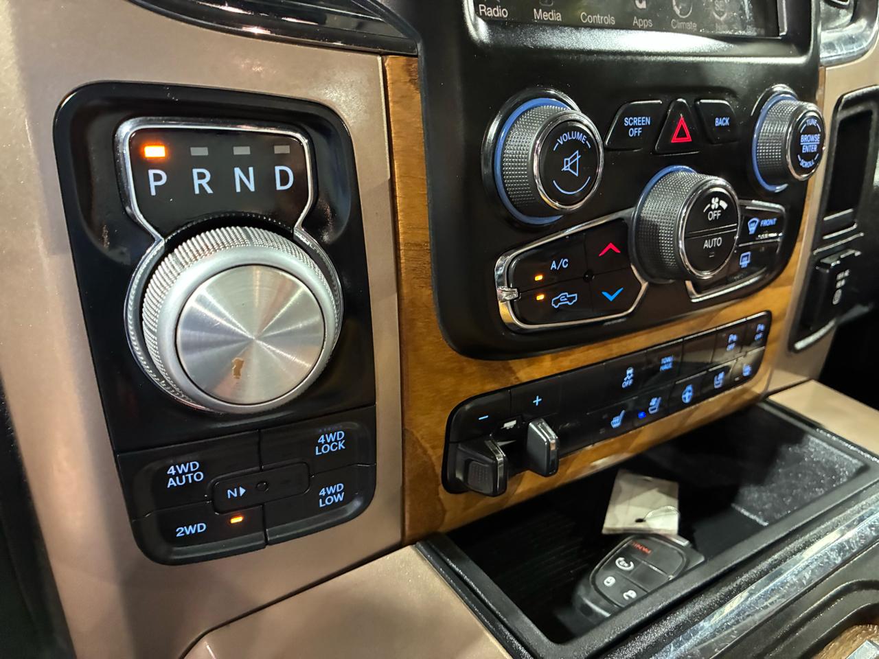 RAM 1500 4WD Crew Cab 140.5" Longhorn 2016