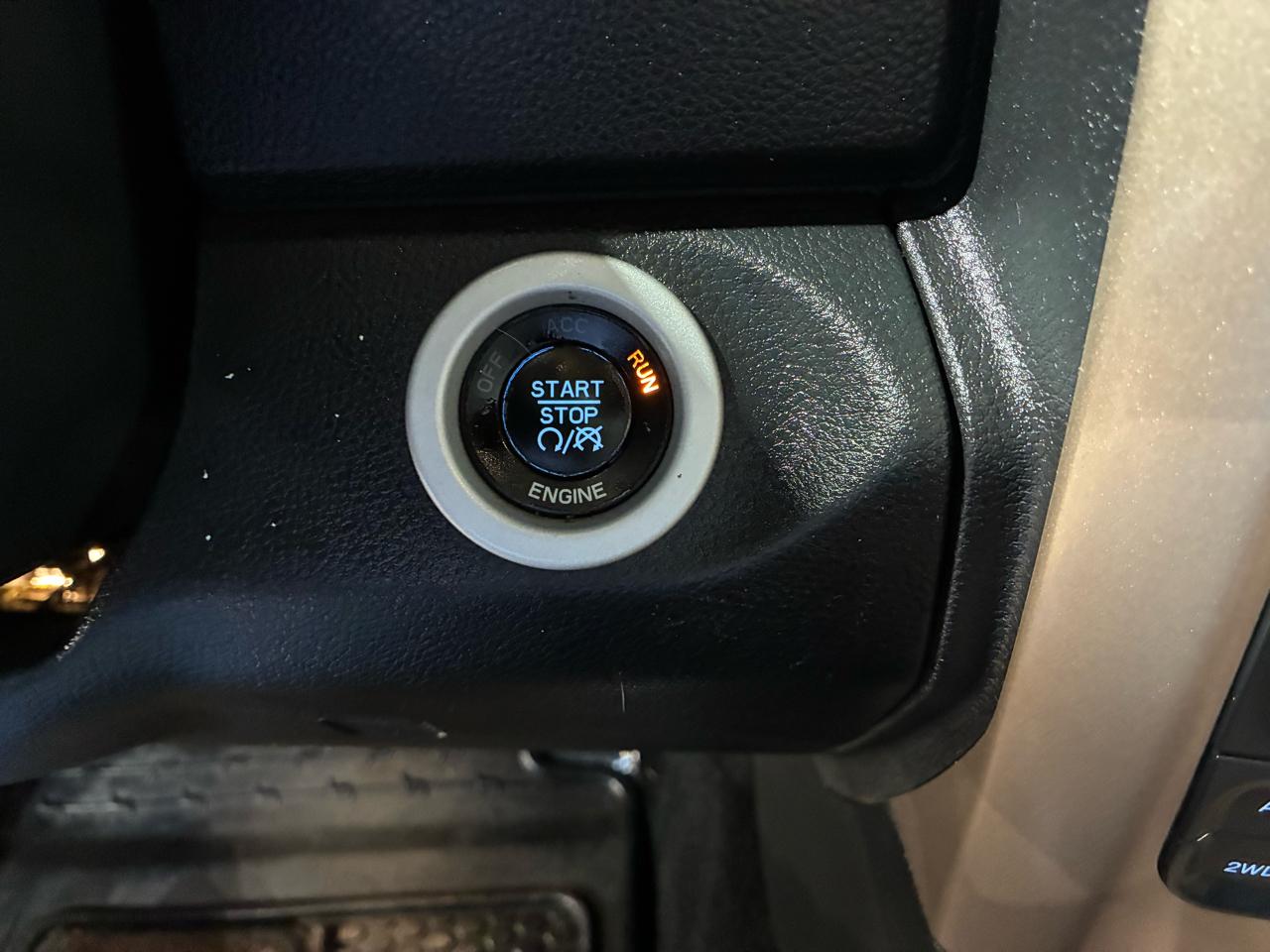 RAM 1500 4WD Crew Cab 140.5" Longhorn 2016