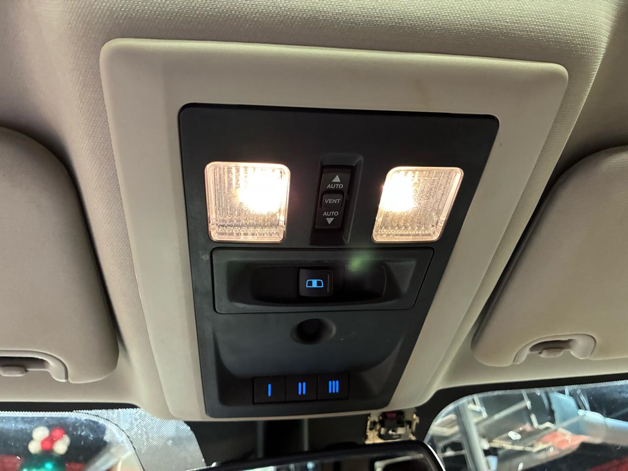 RAM 1500 4WD Crew Cab 140.5" Longhorn 2016