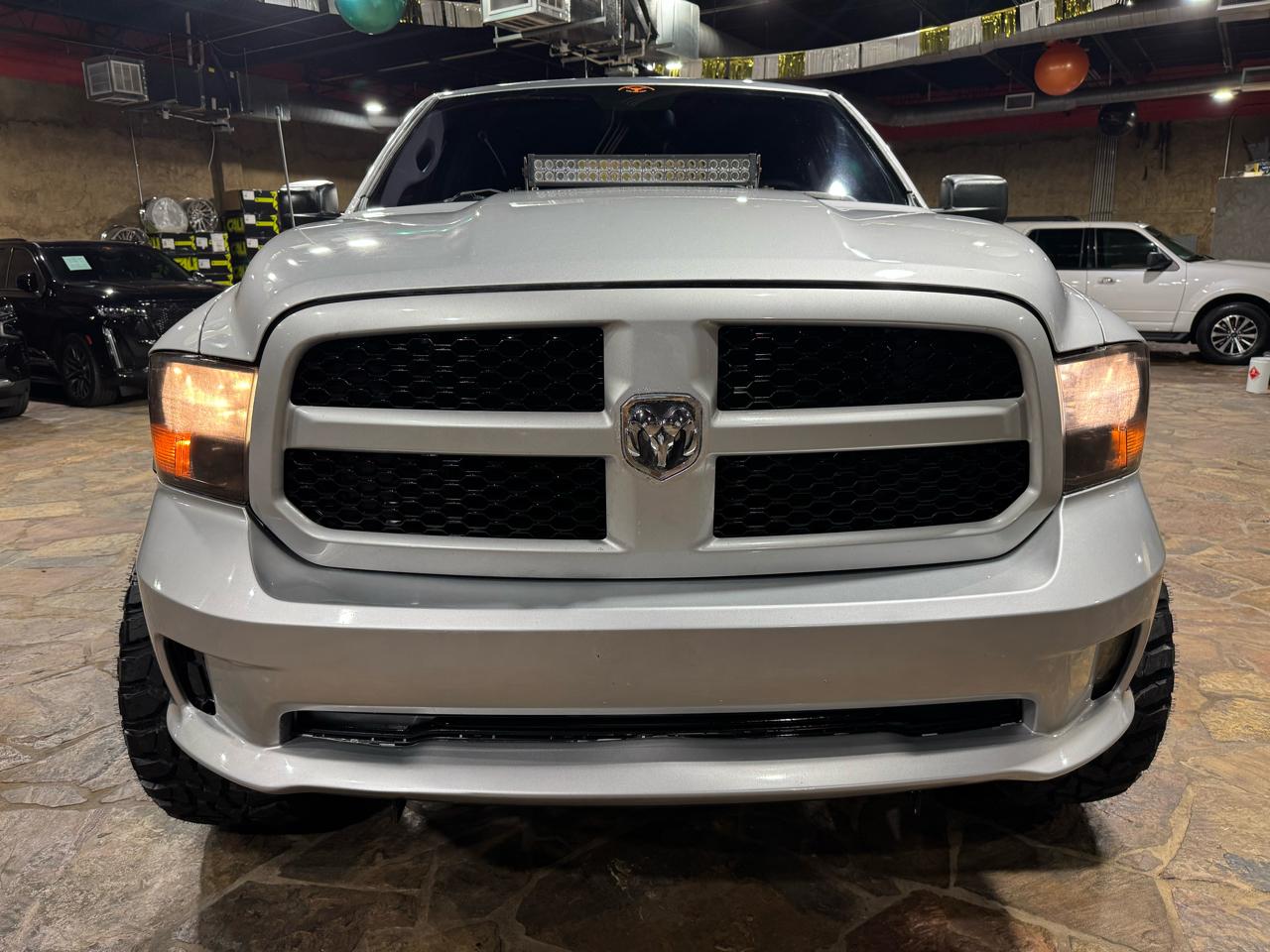 RAM 1500 2WD Quad Cab 140.5" Express 2016