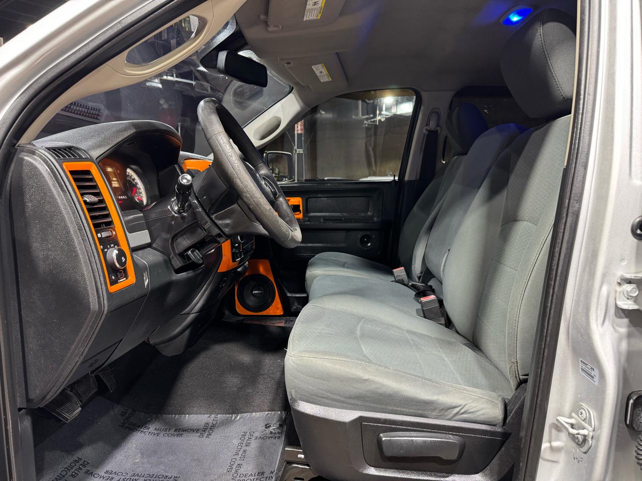 RAM 1500 2WD Quad Cab 140.5" Express 2016