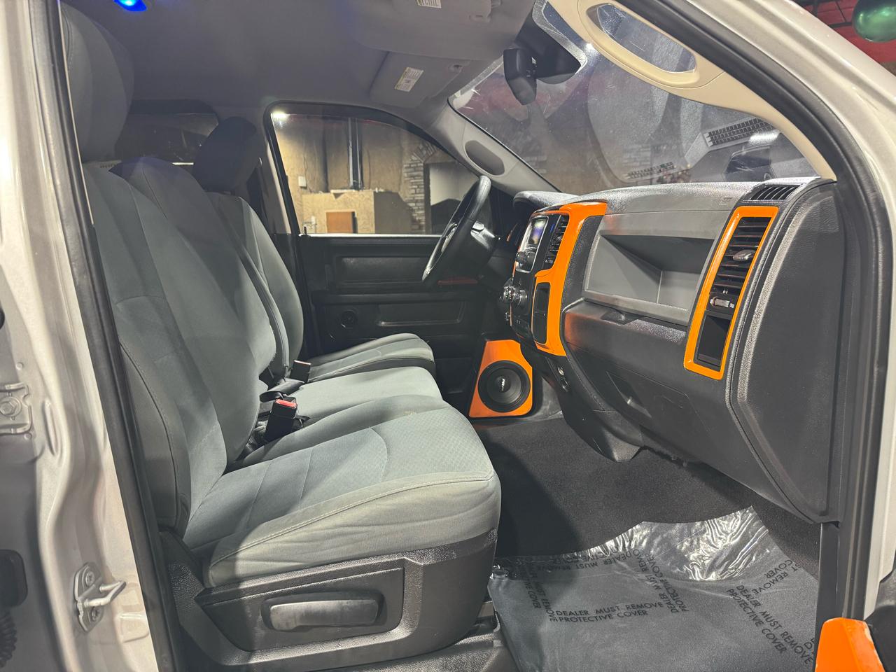 RAM 1500 2WD Quad Cab 140.5" Express 2016