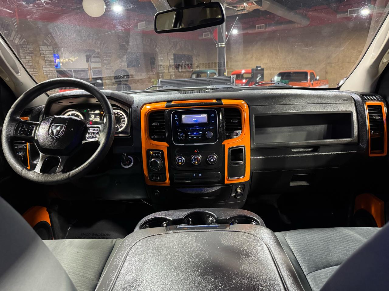 RAM 1500 2WD Quad Cab 140.5" Express 2016