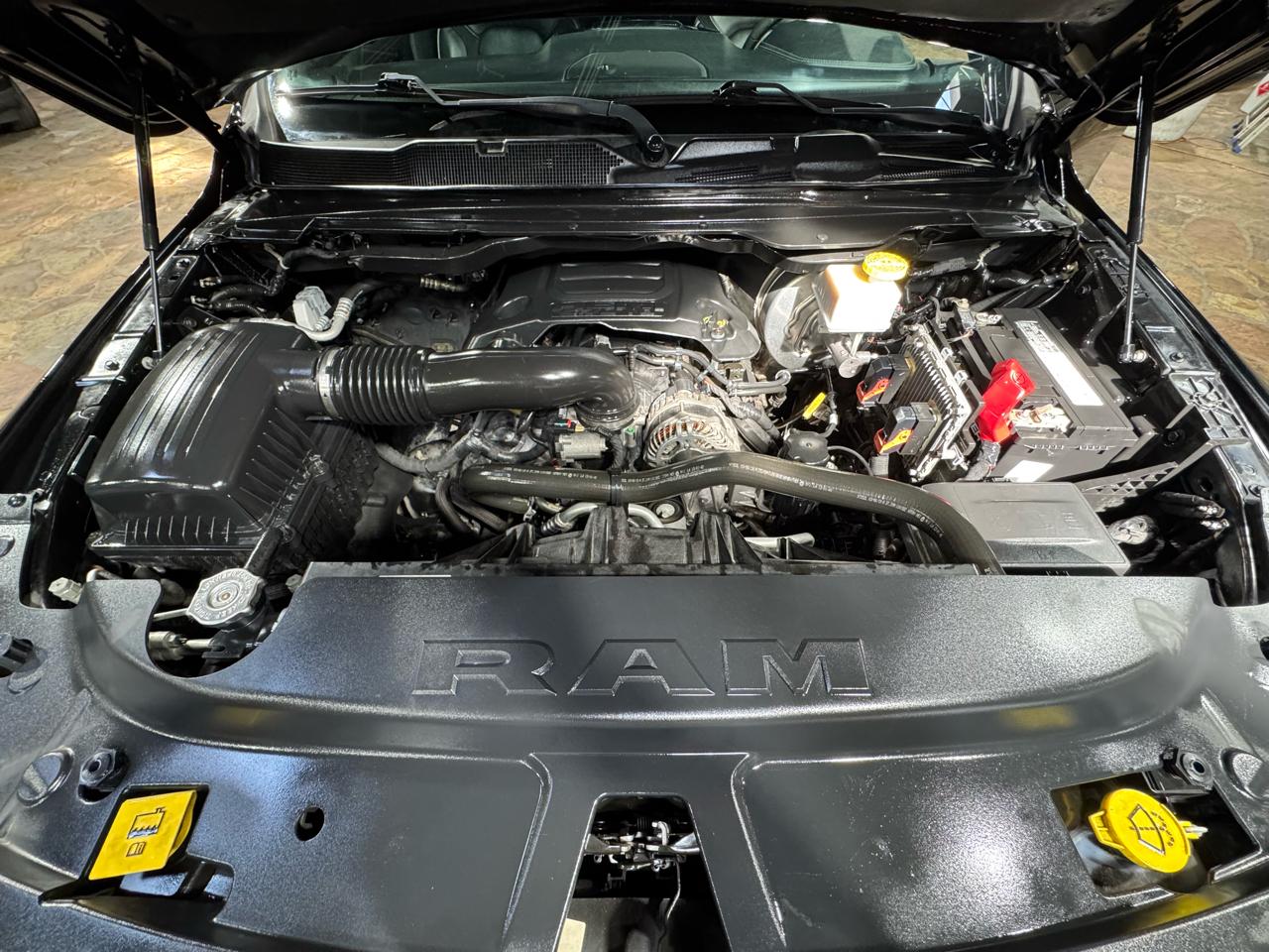 RAM 1500 Laramie 4x2 Crew Cab 5'7" Box 2019