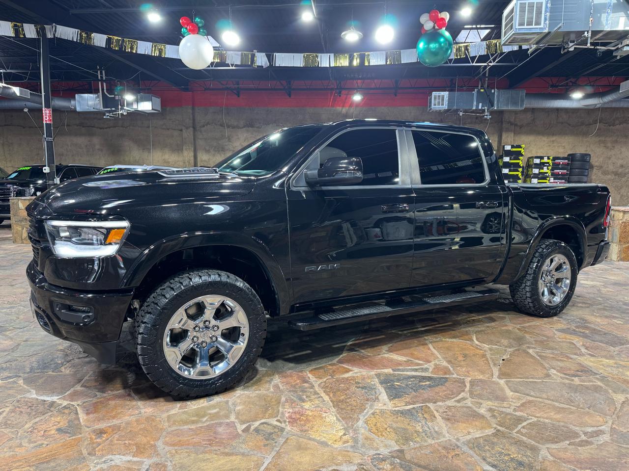 RAM 1500 Laramie 4x2 Crew Cab 5'7" Box 2019