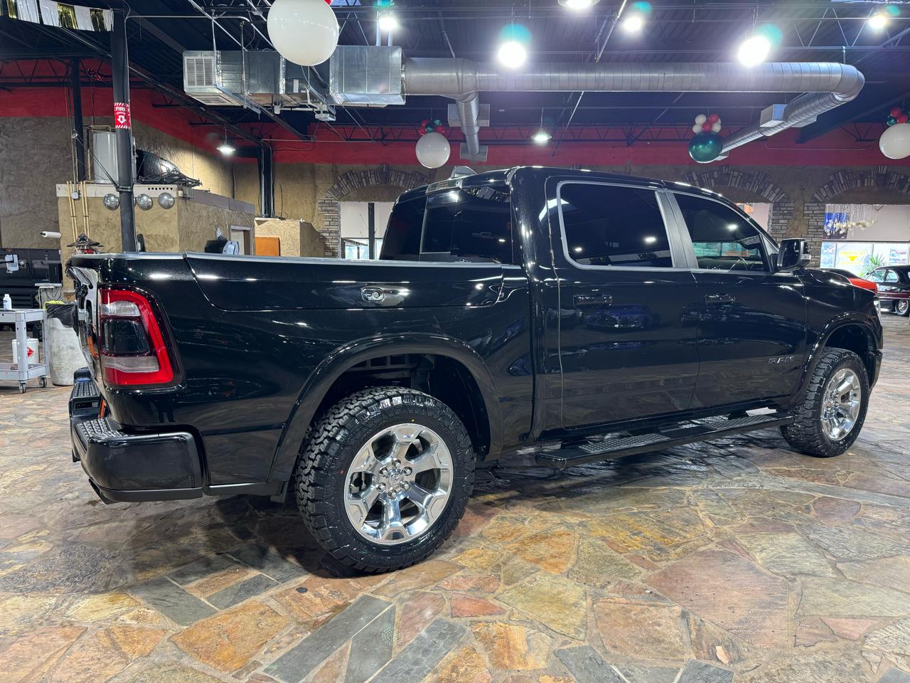 RAM 1500 Laramie 4x2 Crew Cab 5'7" Box 2019