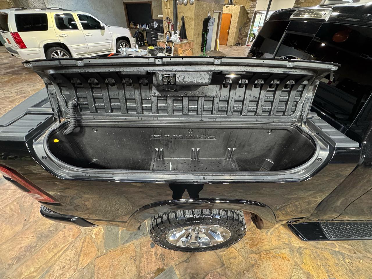 RAM 1500 Laramie 4x2 Crew Cab 5'7" Box 2019