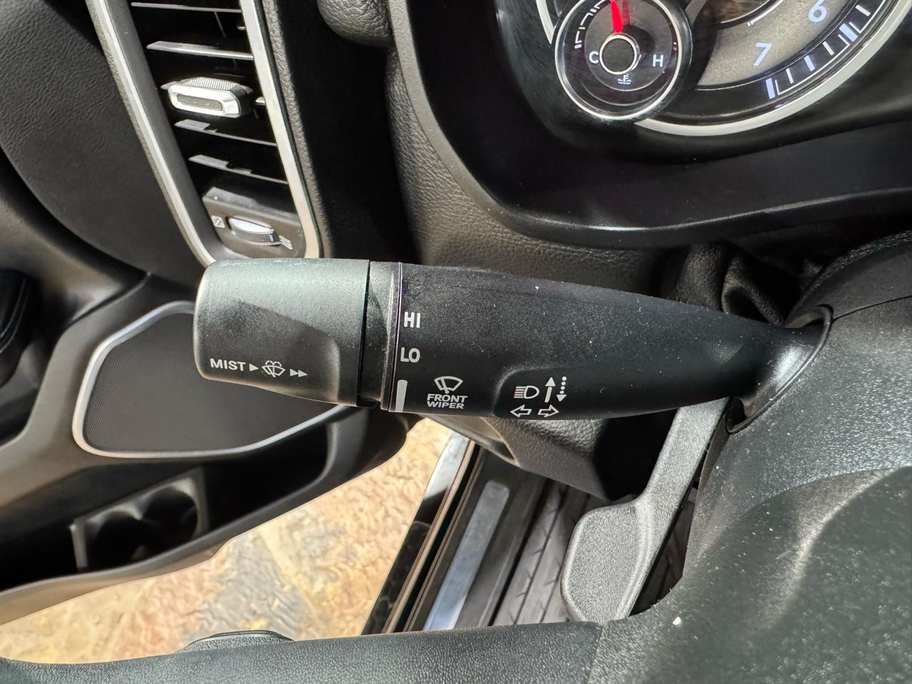 RAM 1500 Laramie 4x2 Crew Cab 5'7" Box 2019