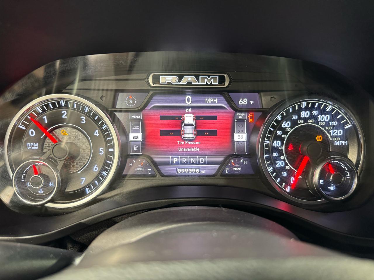 RAM 1500 Laramie 4x2 Crew Cab 5'7" Box 2019