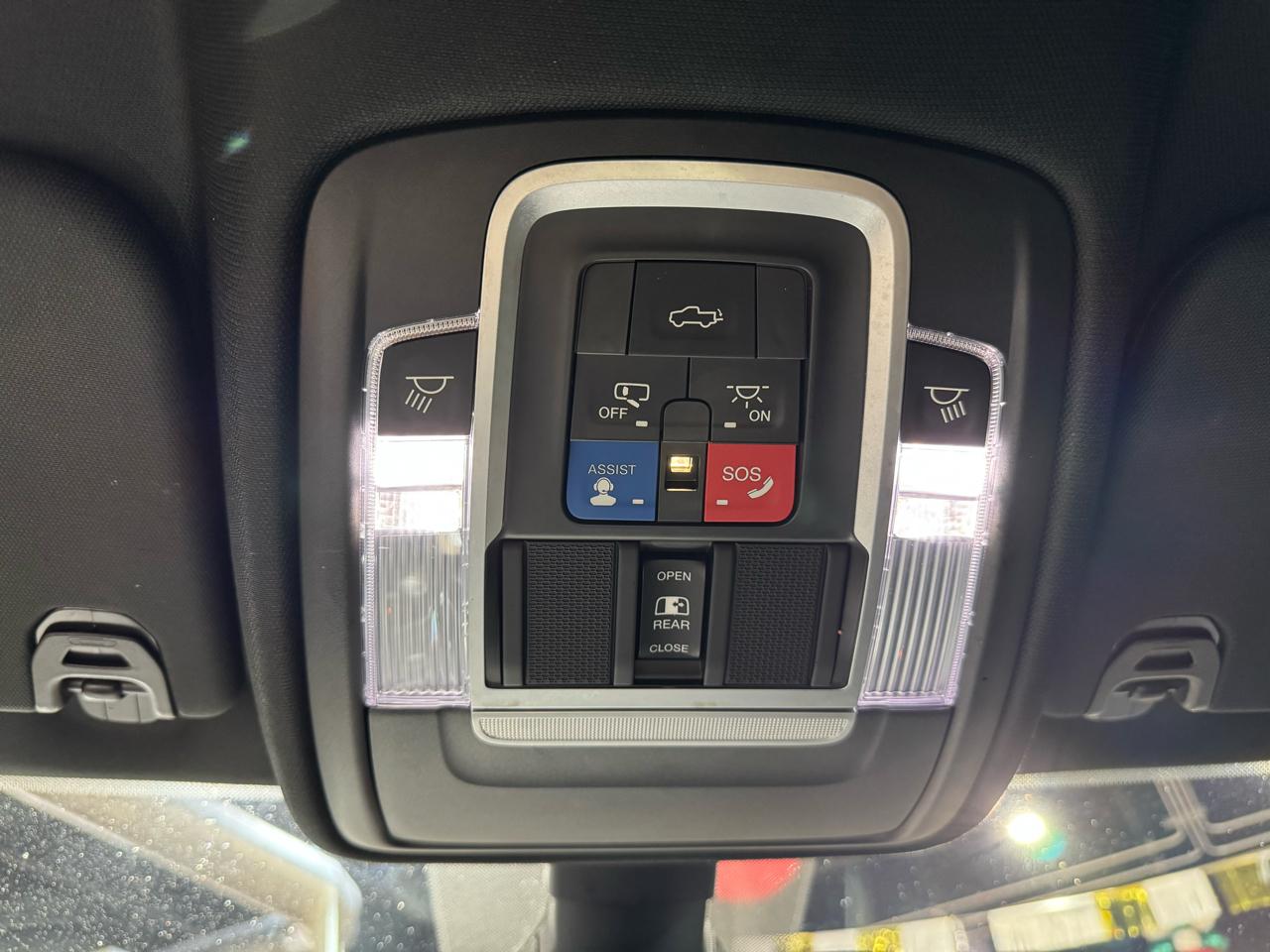 RAM 1500 Laramie 4x2 Crew Cab 5'7" Box 2019