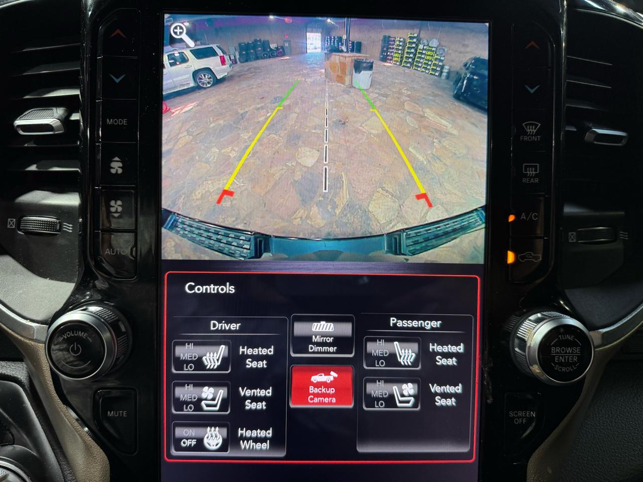 RAM 1500 Laramie 4x2 Crew Cab 5'7" Box 2019