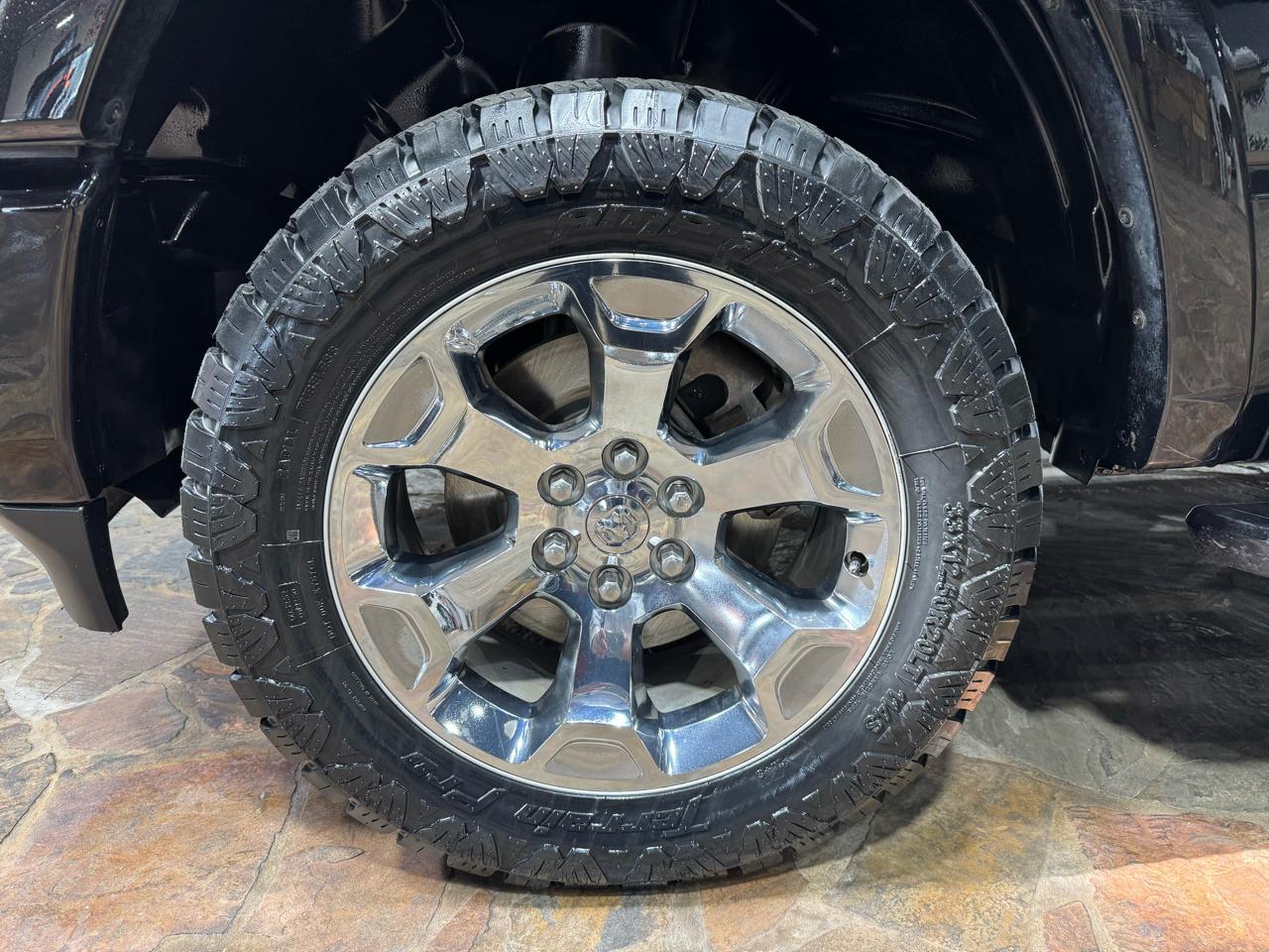 RAM 1500 Laramie 4x2 Crew Cab 5'7" Box 2019