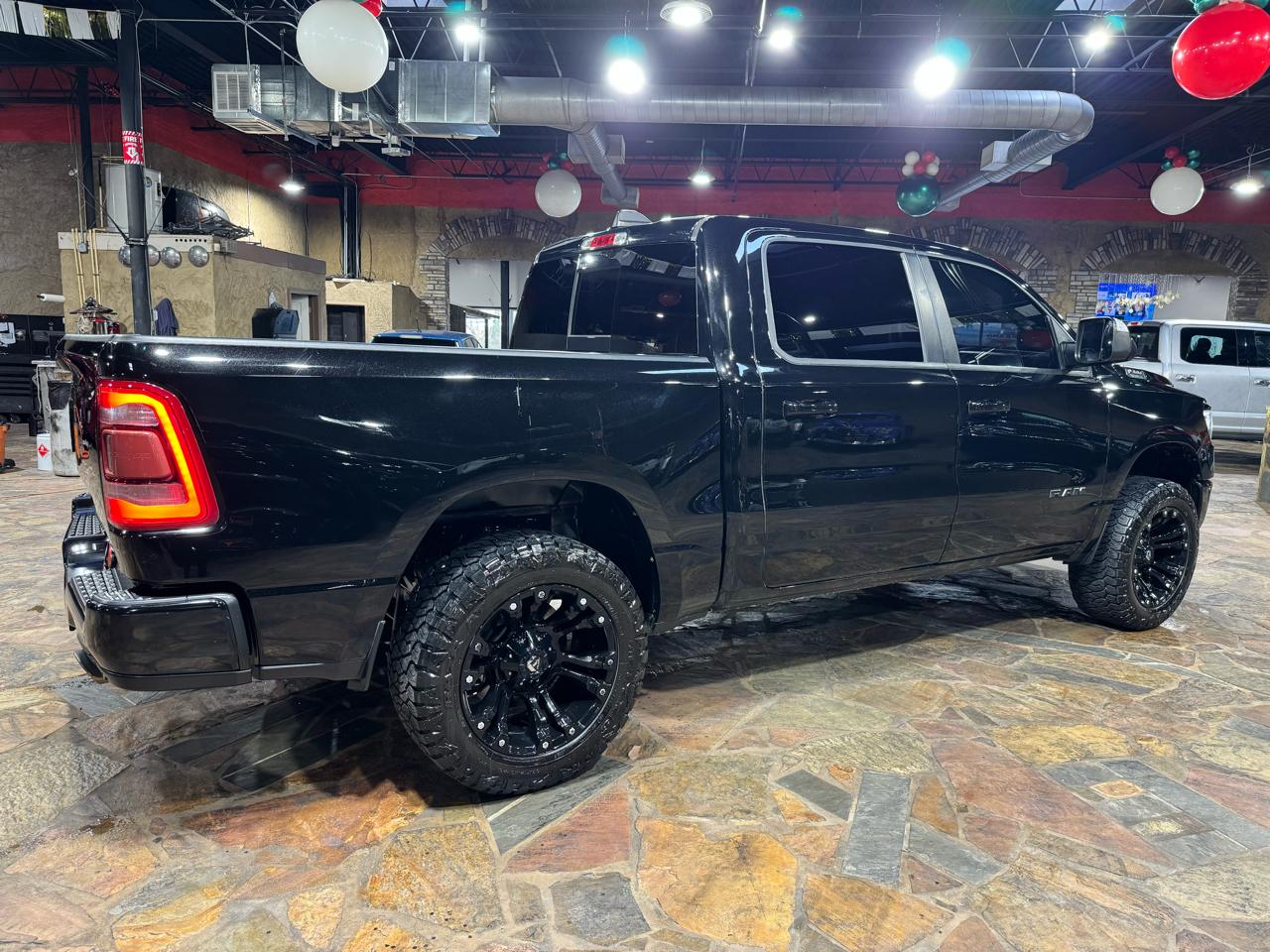 RAM 1500 Big Horn 4x2 Crew Cab 5'7" Box 2020