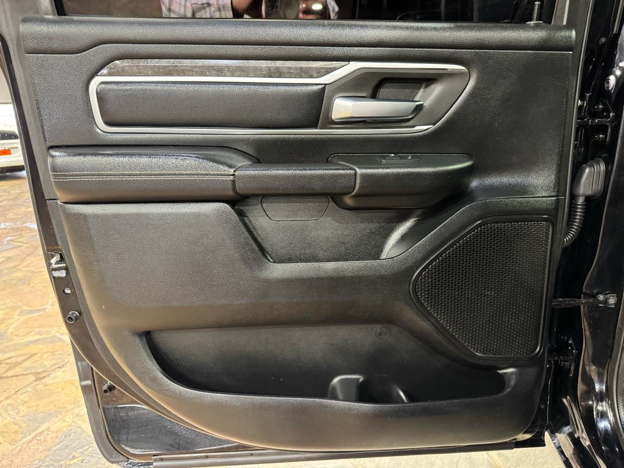 RAM 1500 Big Horn 4x2 Crew Cab 5'7" Box 2020