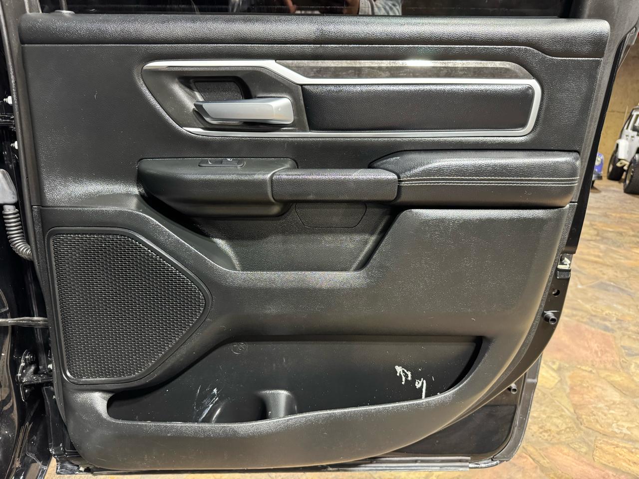 RAM 1500 Big Horn 4x2 Crew Cab 5'7" Box 2020