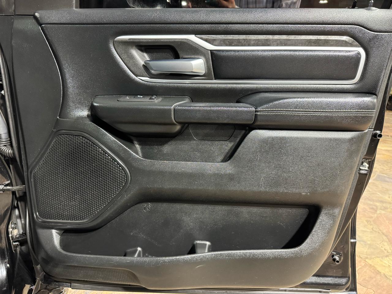 RAM 1500 Big Horn 4x2 Crew Cab 5'7" Box 2020