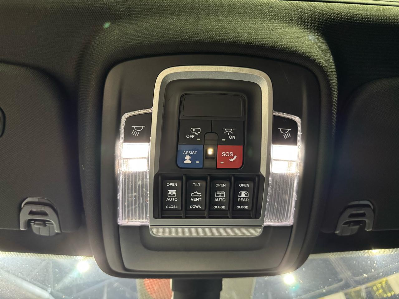 RAM 1500 Big Horn 4x2 Crew Cab 5'7" Box 2020