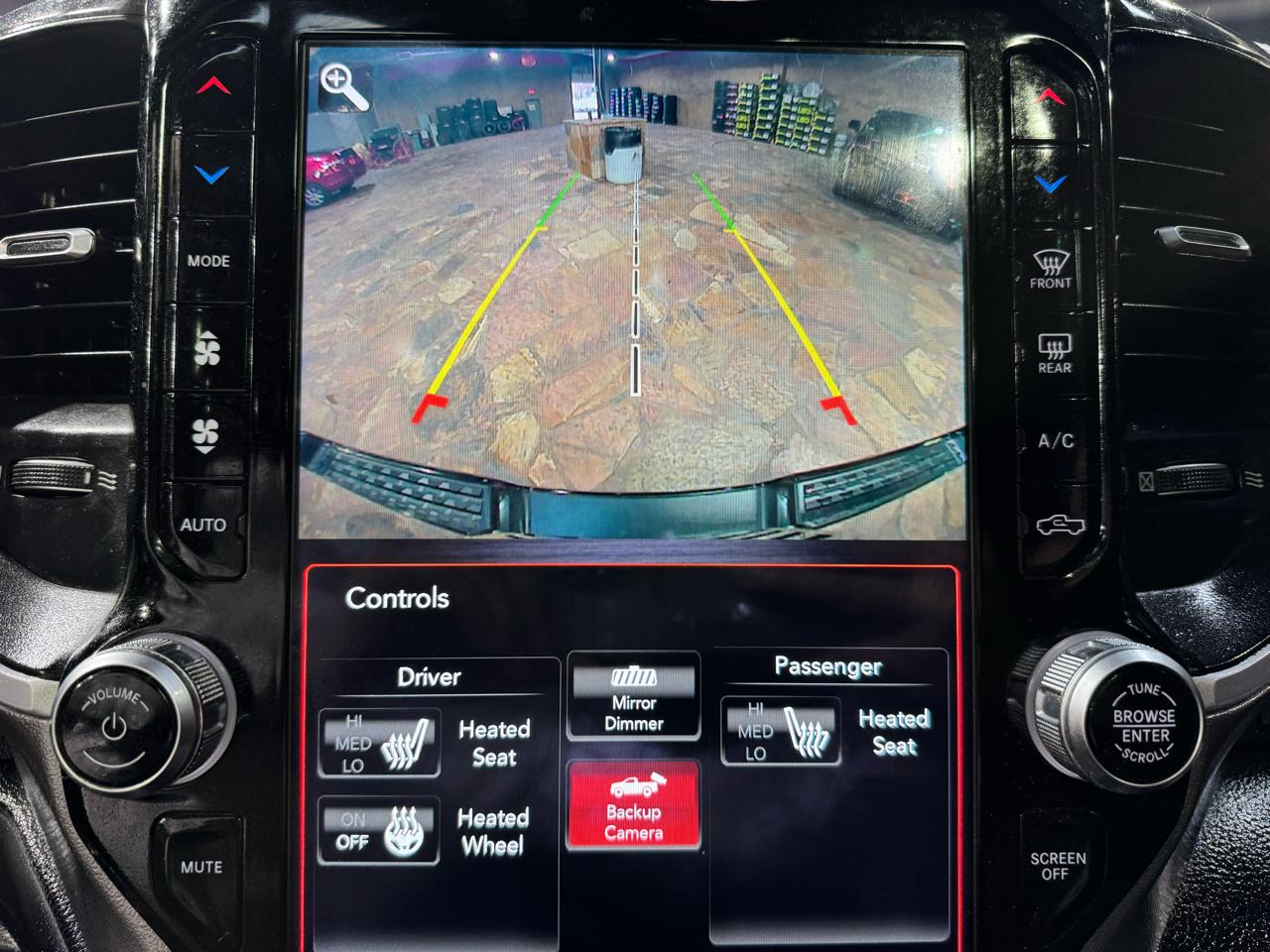 RAM 1500 Big Horn 4x2 Crew Cab 5'7" Box 2020