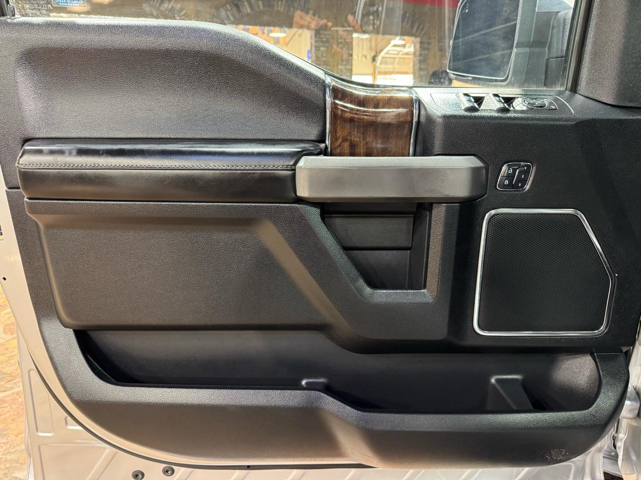 Ford F-150 Platinum 4WD SuperCrew 5.5' Box 2017