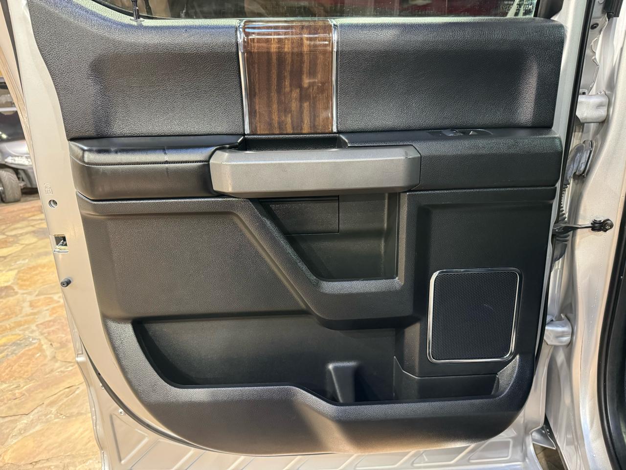 Ford F-150 Platinum 4WD SuperCrew 5.5' Box 2017