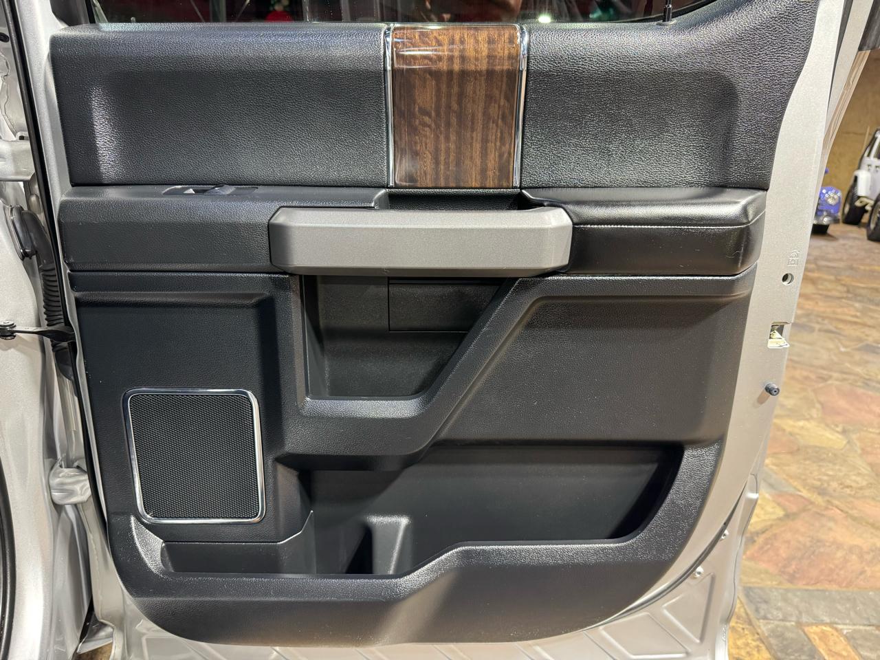 Ford F-150 Platinum 4WD SuperCrew 5.5' Box 2017